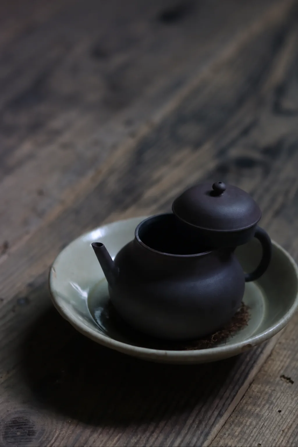 Zheng Bixin Wood Fire Teapot with lid in place